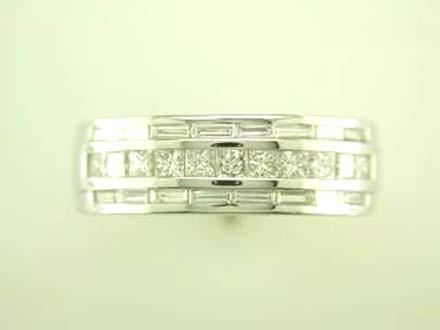 BAGUE OR GRIS 750/00 8.13g 27 DIAMANTS 0.84CT T54