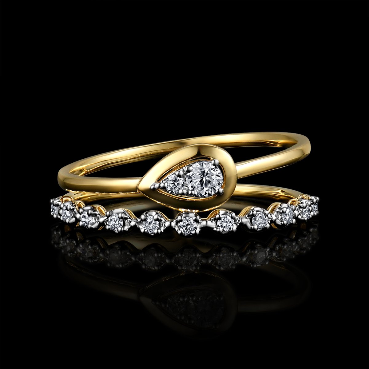 BAGUE OR GRIS /OR JAUNE 750/00 2.18g 13 DIAMANTS RONDS 0.21CT