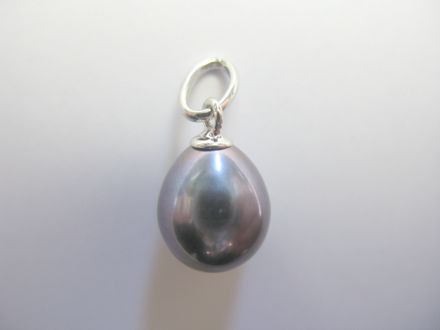 PENDENTIF OR GRIS 750/00 0.20g EAU DOUCE CHINE 8/9MM POIRE NOIRE