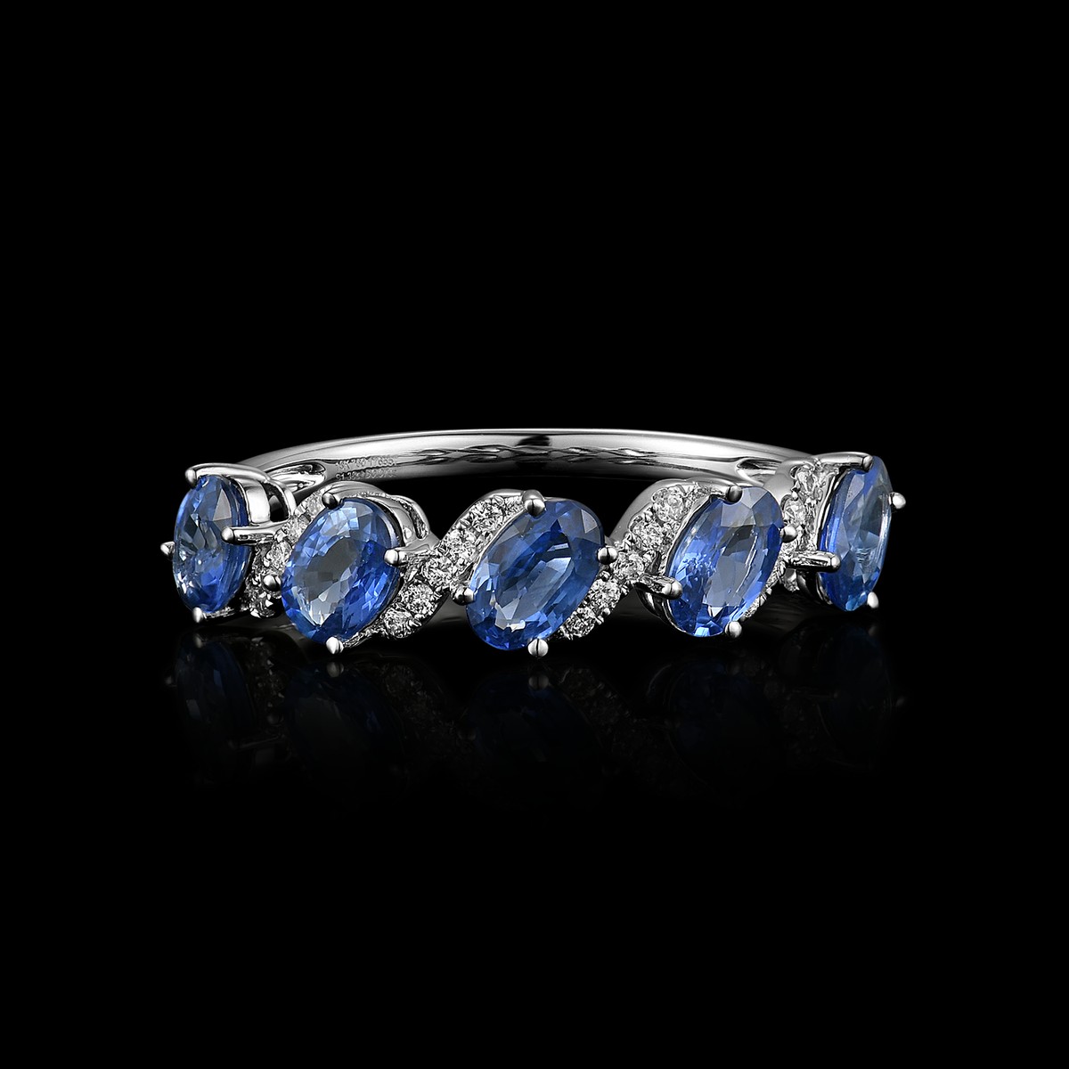 BAGUE OR GRIS 750/00 1.66g 5 SAPHIRS OVALES 1.38CT 20 DIAMANTS RONDS 0.07CT