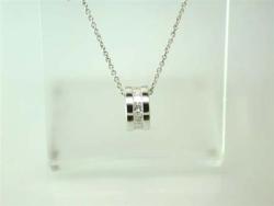 PENDENTIF OR GRIS 750/00 2.19g 14 DIAMANTS 0.70CT