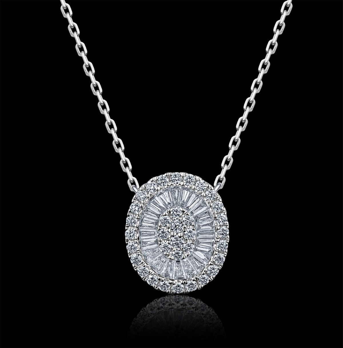 COLLIER OR GRIS 750/00 2.07g 22 DIAMANTS TRAPEZE 0.23CT 34 DIAMANTS RONDS 0.23CT