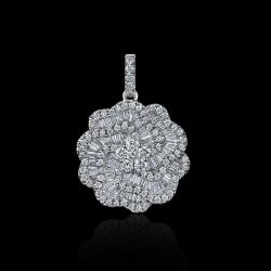 PENDENTIF OR GRIS 750/00 1.30g 17 DIAMANTS BAGUETTES 0.07CT 45 DIAMANTS TRAPEZE 0.35CT 86 DIAMANTS RONDS 0.36CT
