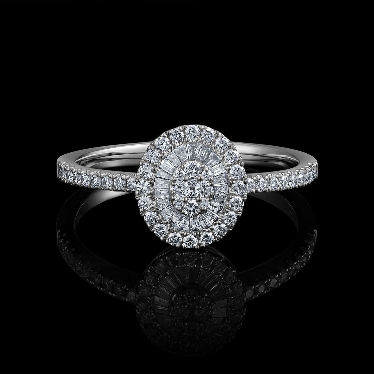 BAGUE OR GRIS 750/00 2.48g 17 DIAMANTS TRAPEZE 0.10CT 48 DIAMANTS RONDS 0.25CT