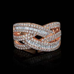BAGUE OR ROSE 750/00 7.07g 4 DIAMANTS TRAPEZE 0.04CT 46 DIAMANTS BAGUETTES 0.29CT 158 DIAMANTS RONDS 0.77CT