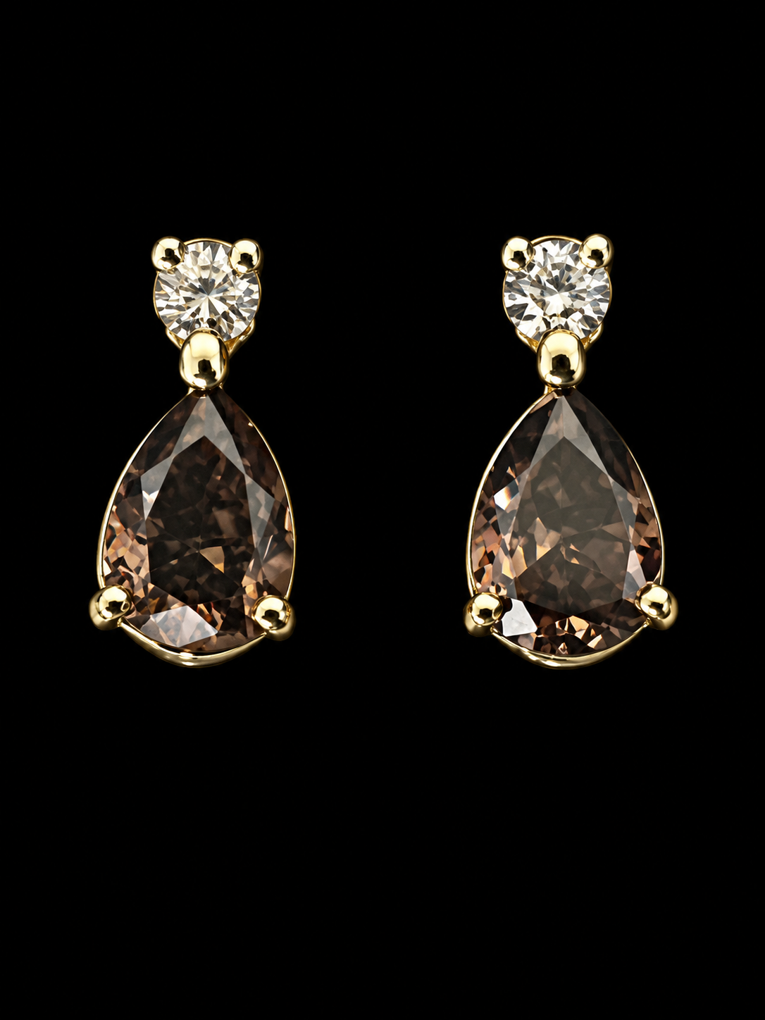BO OR JAUNE 750/00 1.90g 2 DIAMANTS POIRES ET 2 RONDS DE COULEUR 1.00CT