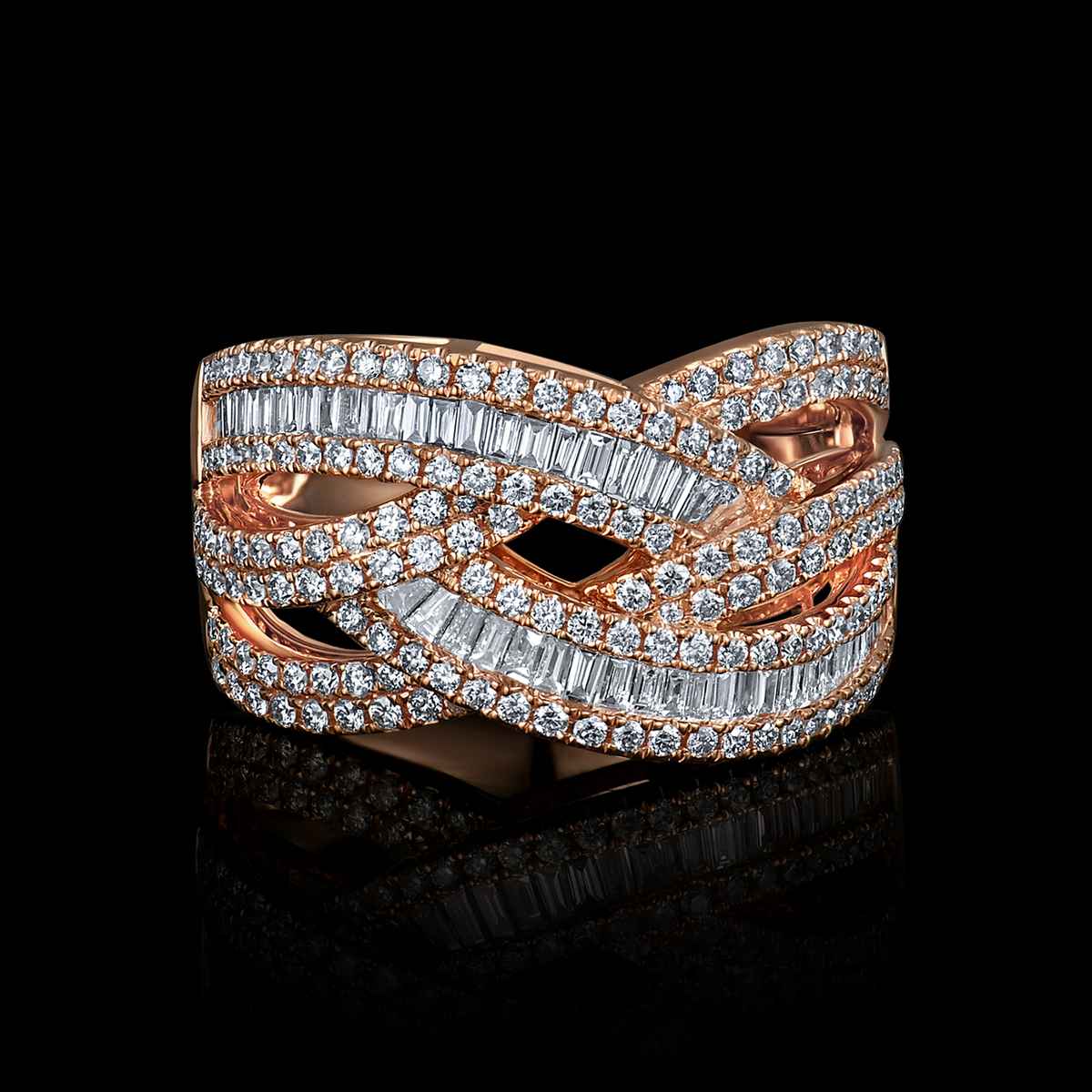 BAGUE OR ROSE 750/00 7.07g 4 DIAMANTS TRAPEZE 0.04CT 46 DIAMANTS BAGUETTES 0.29CT 158 DIAMANTS RONDS 0.77CT