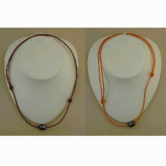 LOT DE 2 COLLIERS CUIRS TAHITI CERCLE 9/10