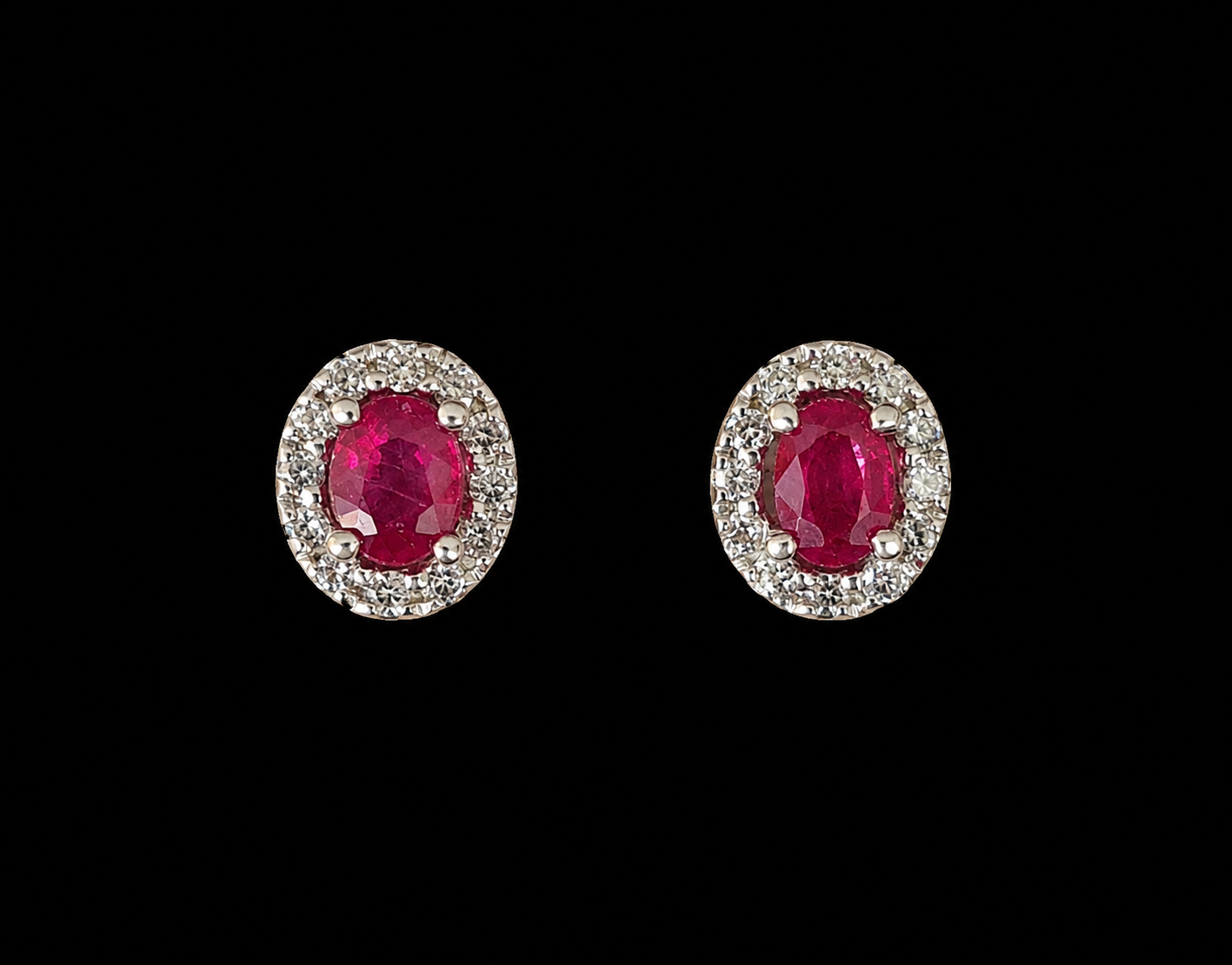 BO OR GRIS 750/00 1.81g 2 RUBIS OVALES 0.53CT 24 DIAMANT RONDS 0.14CT